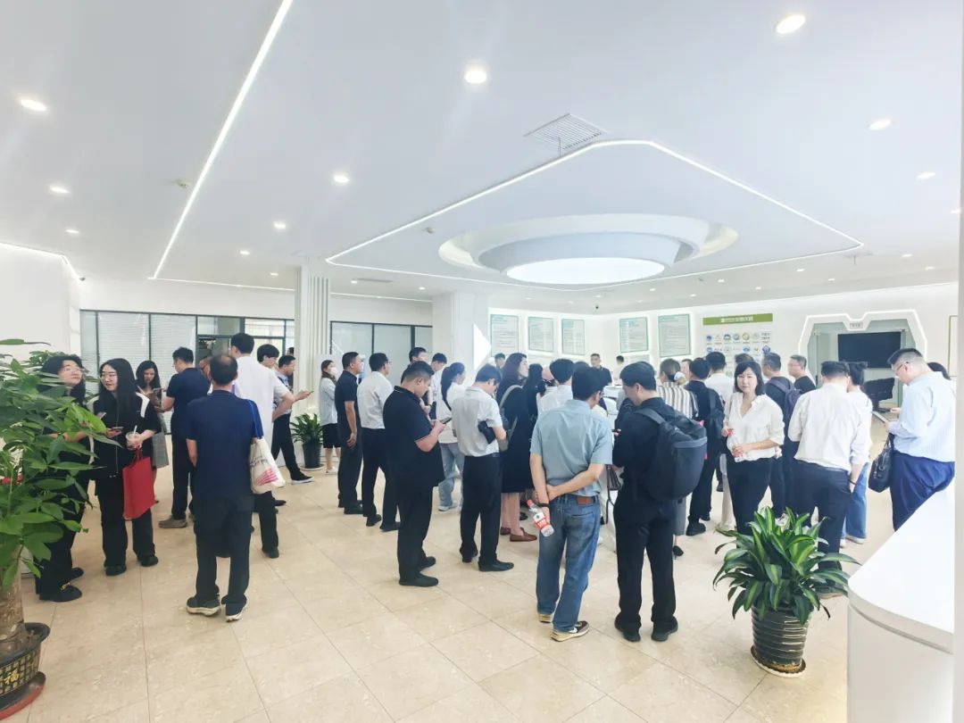 “专精特新”企业考察团走进宝德仪器，共商共建科技创新新高地
